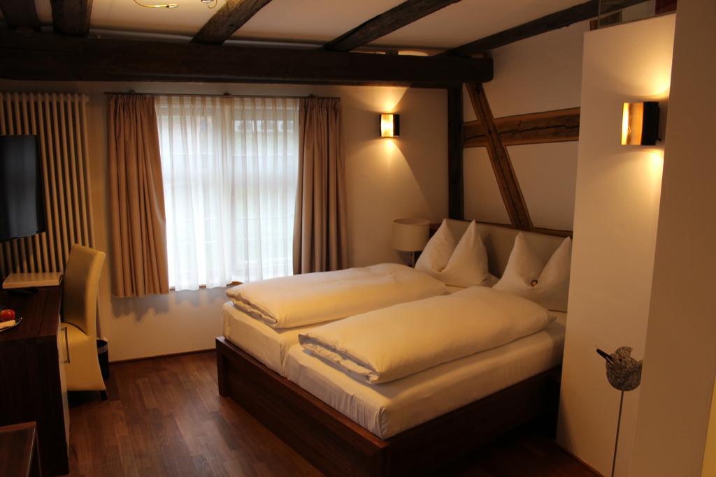 Hotel Schmales Haus Ulm Quarto foto