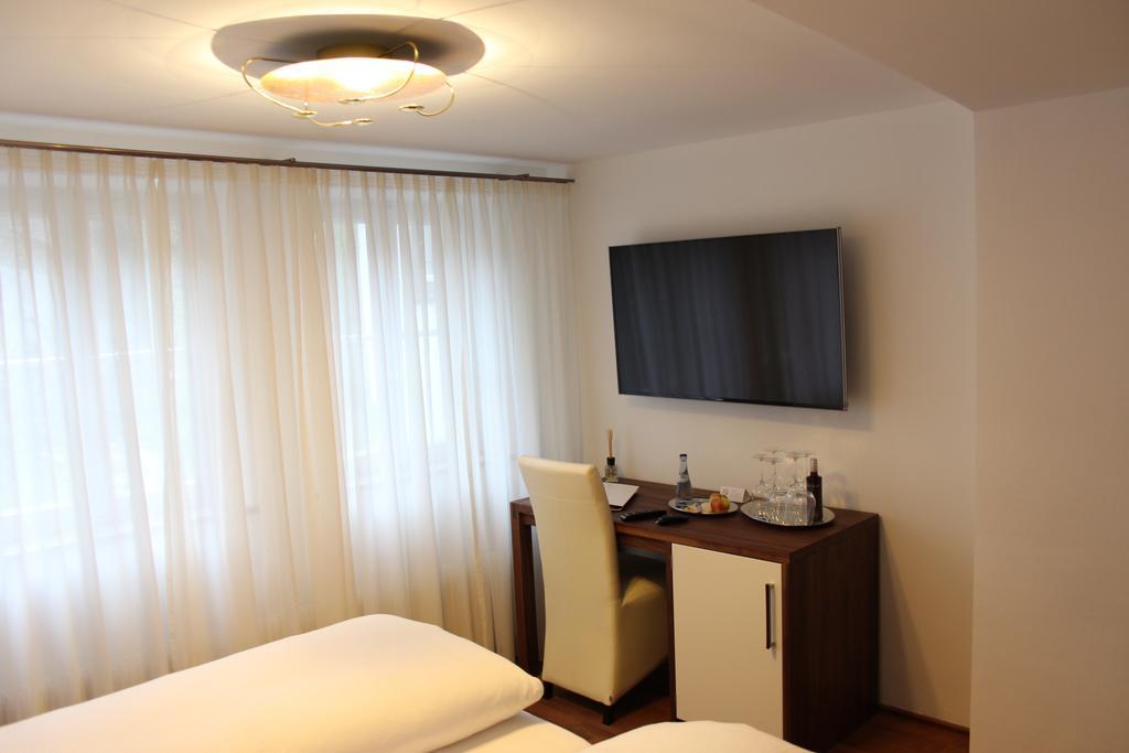 Hotel Schmales Haus Ulm Quarto foto