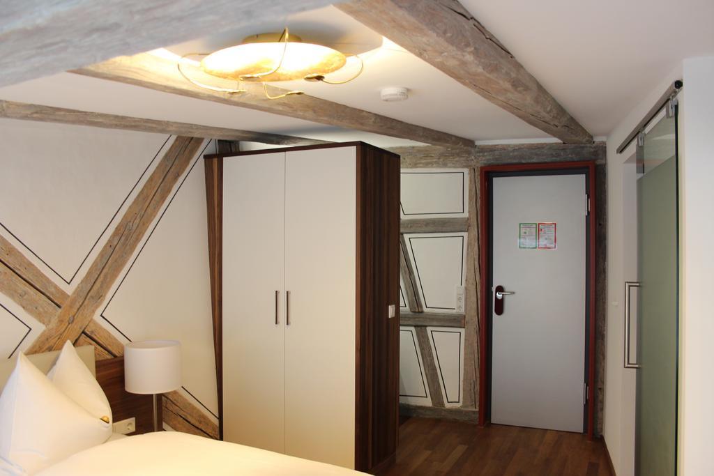 Hotel Schmales Haus Ulm Quarto foto
